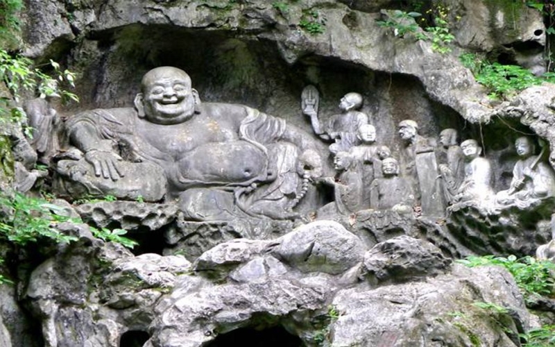 杭州出发西湖游船雷峰塔飞来峰一日游